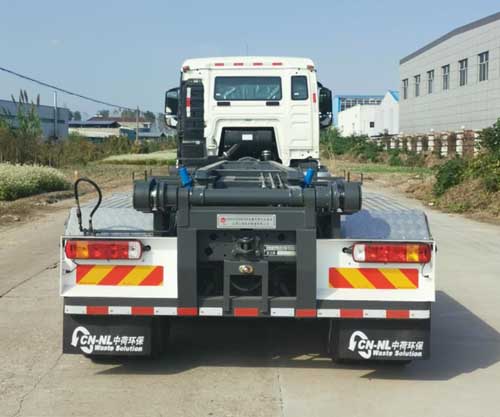 三迪牌SAD5312ZXXZZE6車廂可卸式垃圾車公告圖片