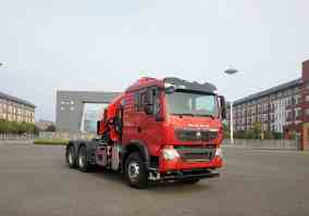 豪沃牌ZZ5257JQQV404GF1隨車式起重牽引運(yùn)輸車