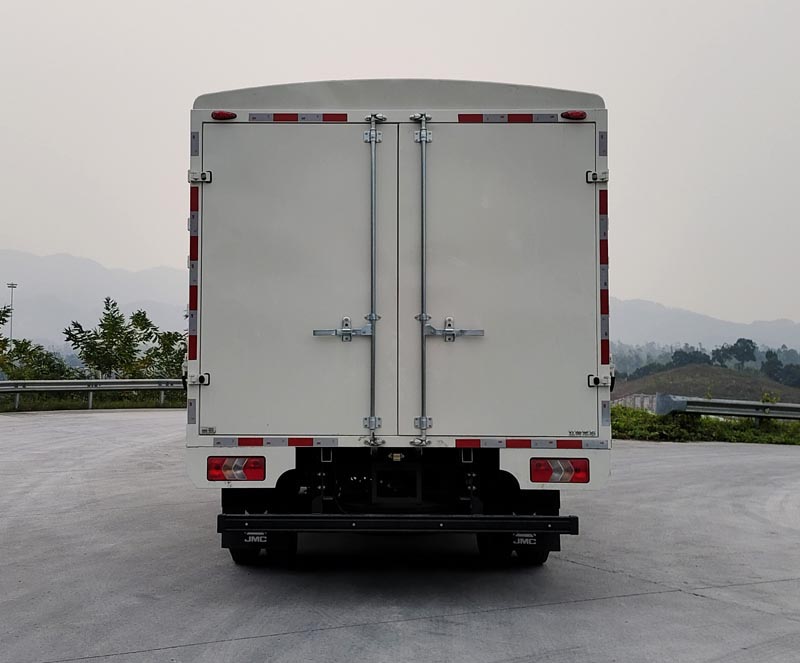 江鈴牌JX5099CCYTGH26倉(cāng)柵式運(yùn)輸車(chē)公告圖片