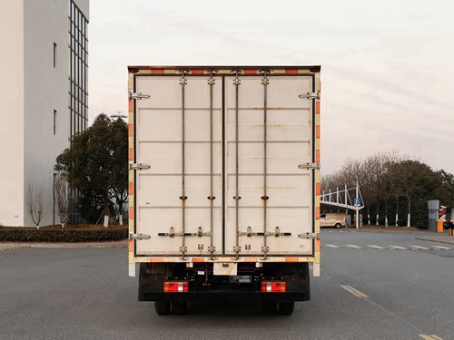 豪曼牌ZZ5048XXYG17ZBEV3純電動(dòng)廂式運(yùn)輸車公告圖片