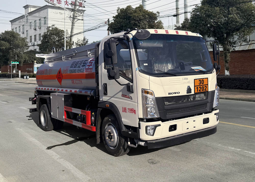 專威牌HTW5127GYYZZ6C運(yùn)油車公告圖片