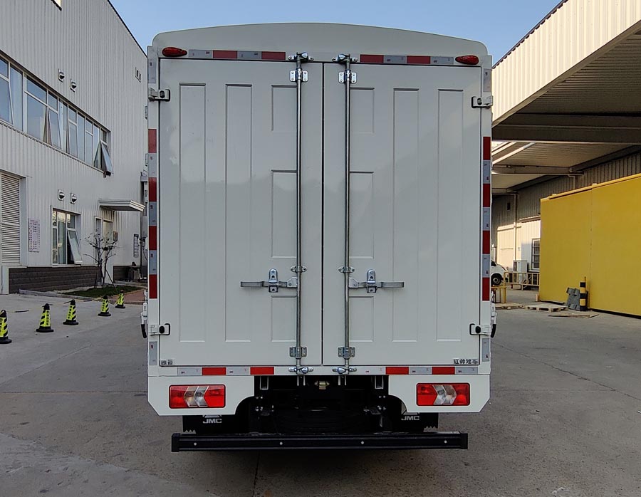 江鈴牌JX5044CCYTGA26倉柵式運輸車公告圖片