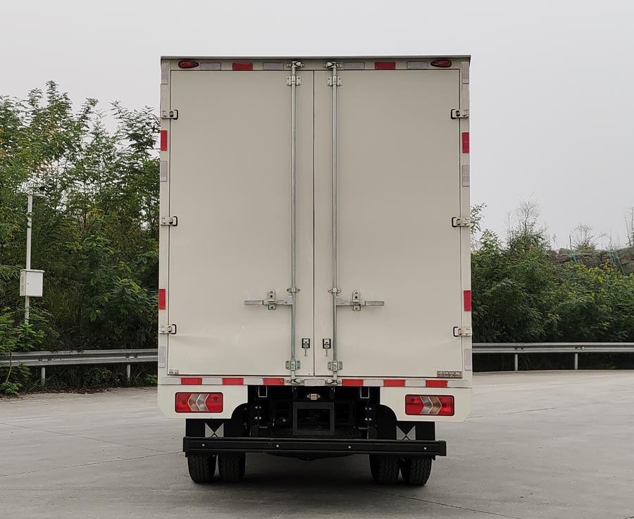 江鈴牌JX5074XXYTGH26廂式運(yùn)輸車公告圖片