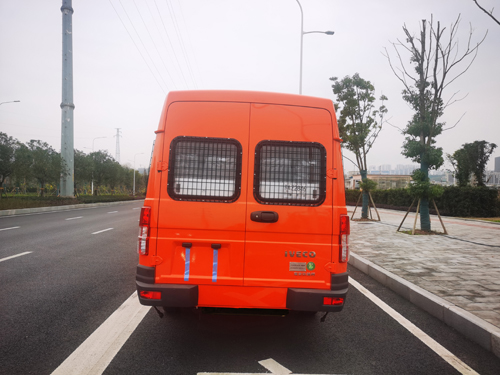 新逾捷牌XYT5048XYBNJ4運兵車公告圖片