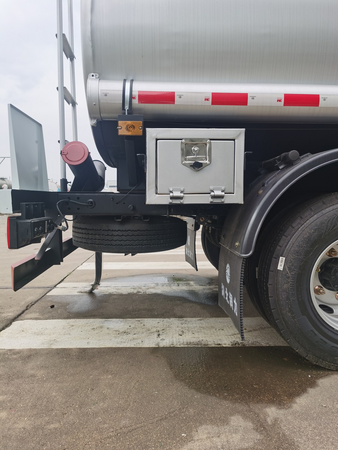 潤(rùn)知星牌SCS5090GJYZZ6加油車公告圖片