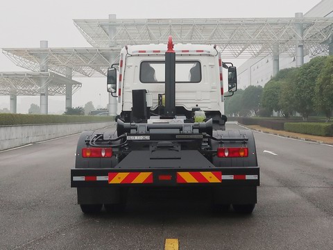 中聯(lián)牌ZBH5180ZXXDFABEV純電動車廂可卸式垃圾車公告圖片