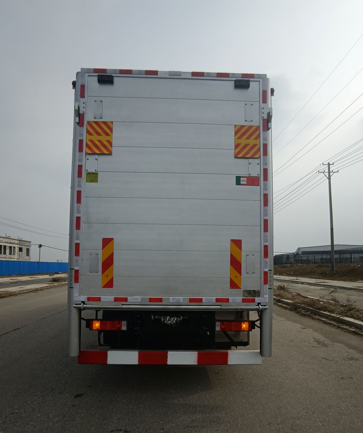 牧安達(dá)牌SDM5310XCQ雛禽運(yùn)輸車公告圖片