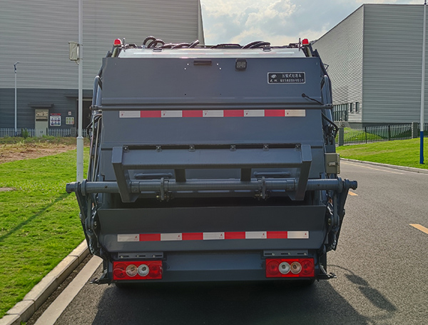 龍環(huán)牌FLM5076ZYSFS6LH壓縮式垃圾車公告圖片