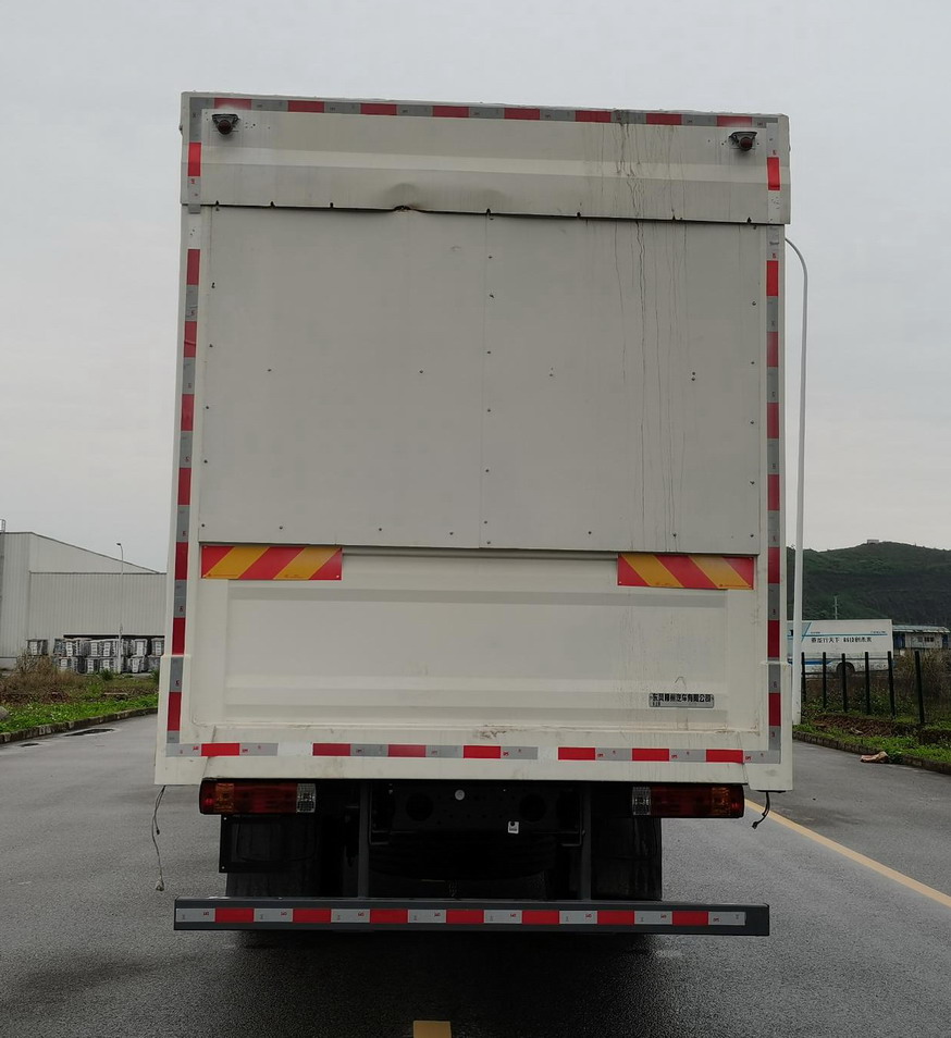 乘龍牌LZ5180XXYH5AC8廂式運(yùn)輸車(chē)公告圖片