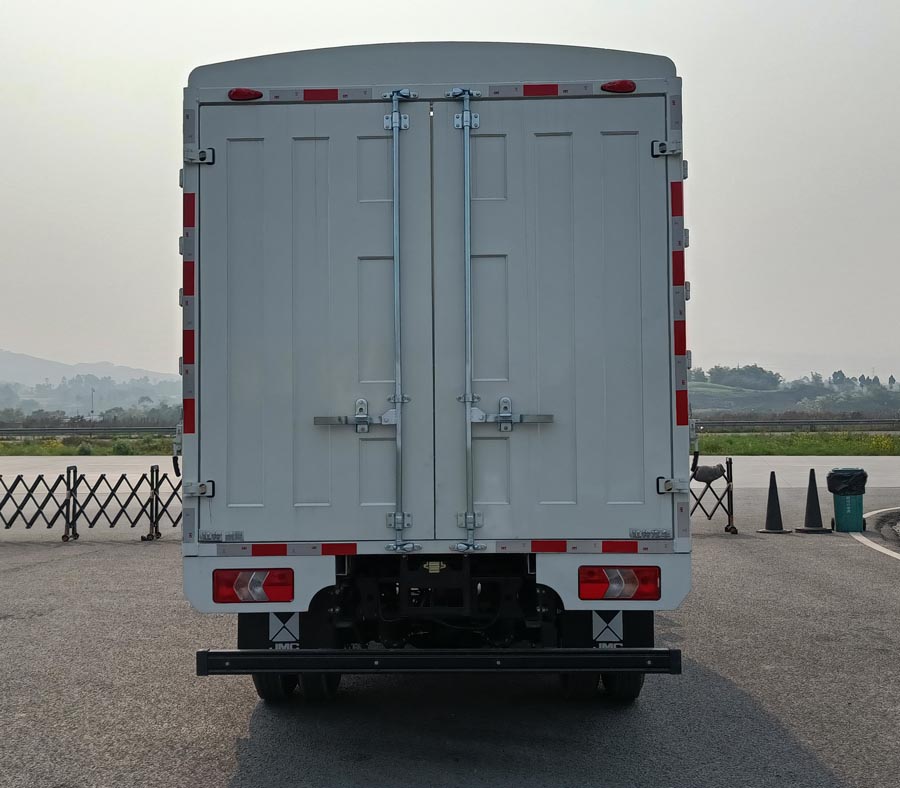 江鈴牌JX5049CCYT0H26倉(cāng)柵式運(yùn)輸車公告圖片