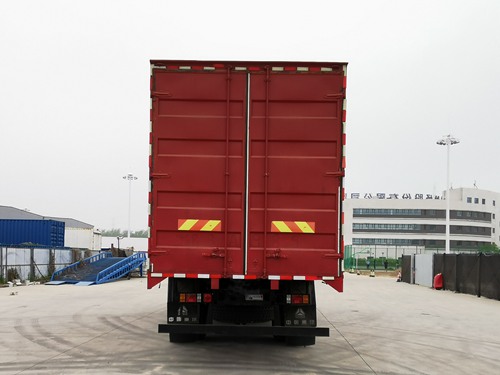 豪曼牌ZZ5258XXYKC0FB1廂式運(yùn)輸車公告圖片