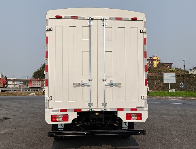 江鈴牌JX5049CCYT0J26倉柵式運(yùn)輸車公告圖片