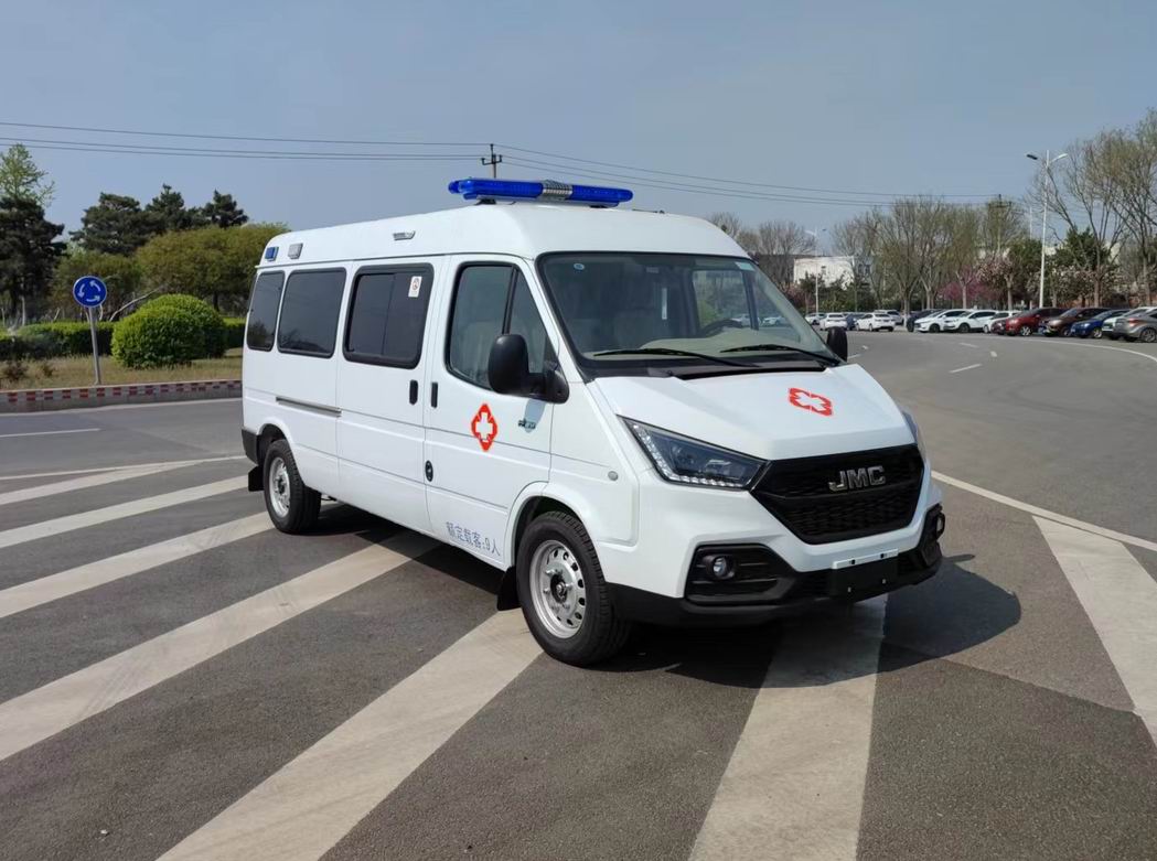 北鈴牌BBL5046XJHB救護(hù)車(chē)