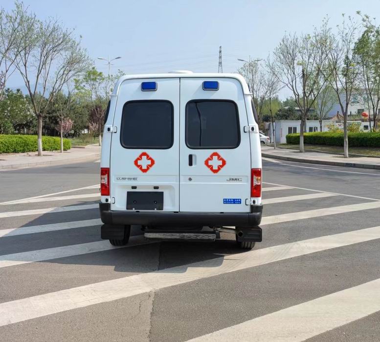 北鈴牌BBL5046XJHB救護(hù)車公告圖片