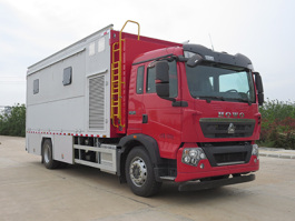 新東日牌YZR5160XBXZ6被服洗滌車