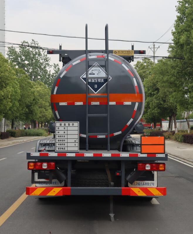 中汽力威牌HLW5321GFWS6腐蝕性物品罐式運(yùn)輸車公告圖片