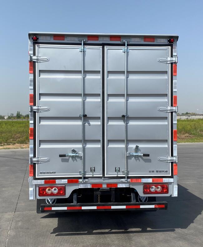 福田牌BJ5044XXY-4A廂式運(yùn)輸車公告圖片