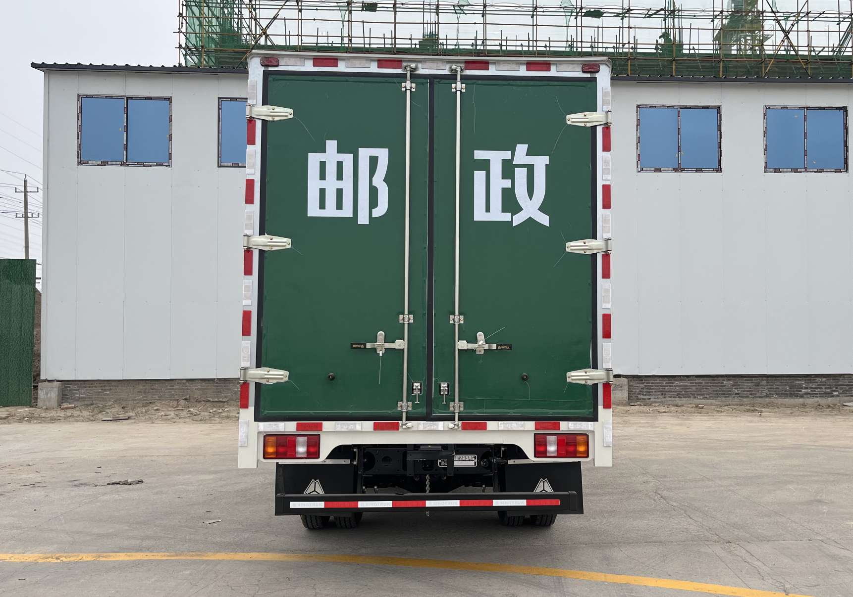 豪沃牌ZZ5047XYZF3315F145郵政車公告圖片