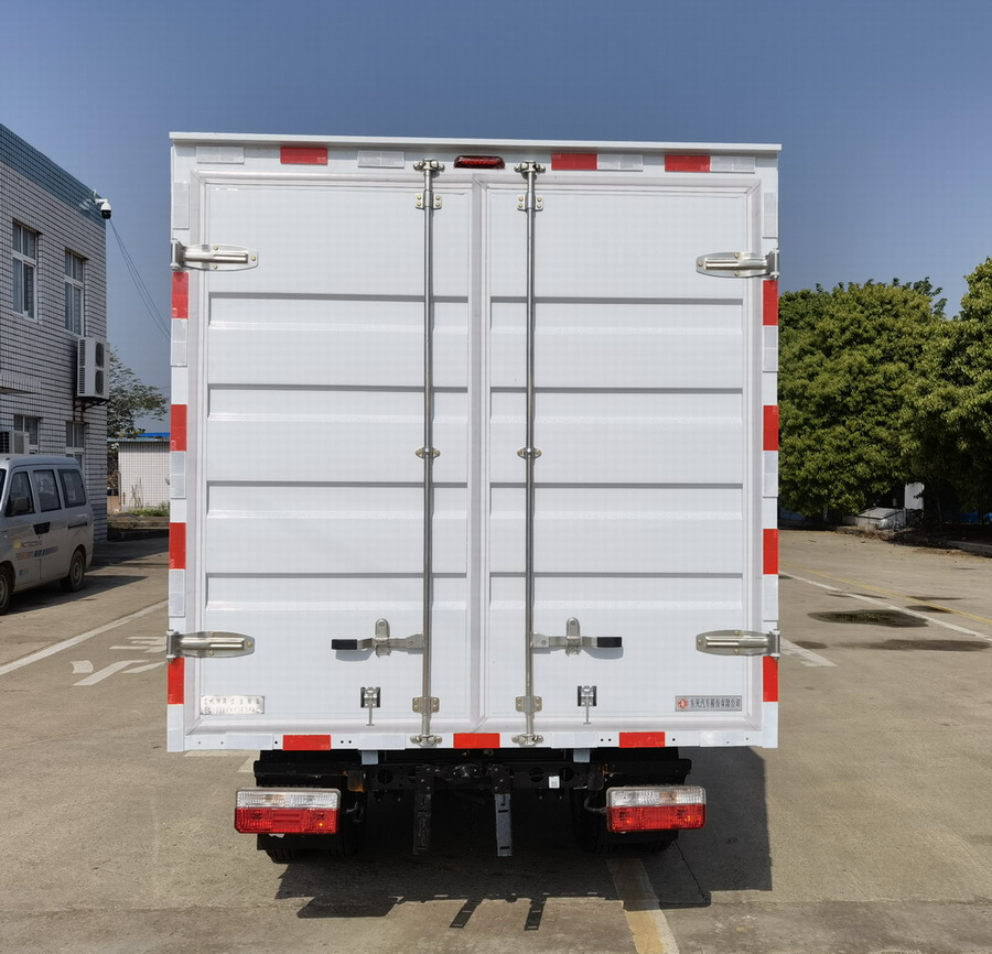 東風(fēng)牌EQ5038XXY3EDFAC廂式運輸車公告圖片