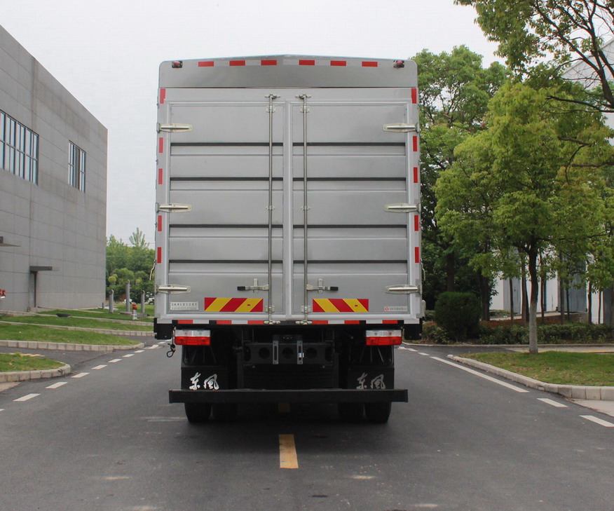 東風牌EQ5181CCYL8TDGAC倉柵式運輸車公告圖片