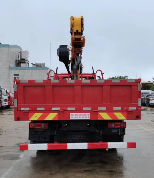 猛卡士特牌XCL5166JSQ6隨車(chē)起重運(yùn)輸車(chē)公告圖片