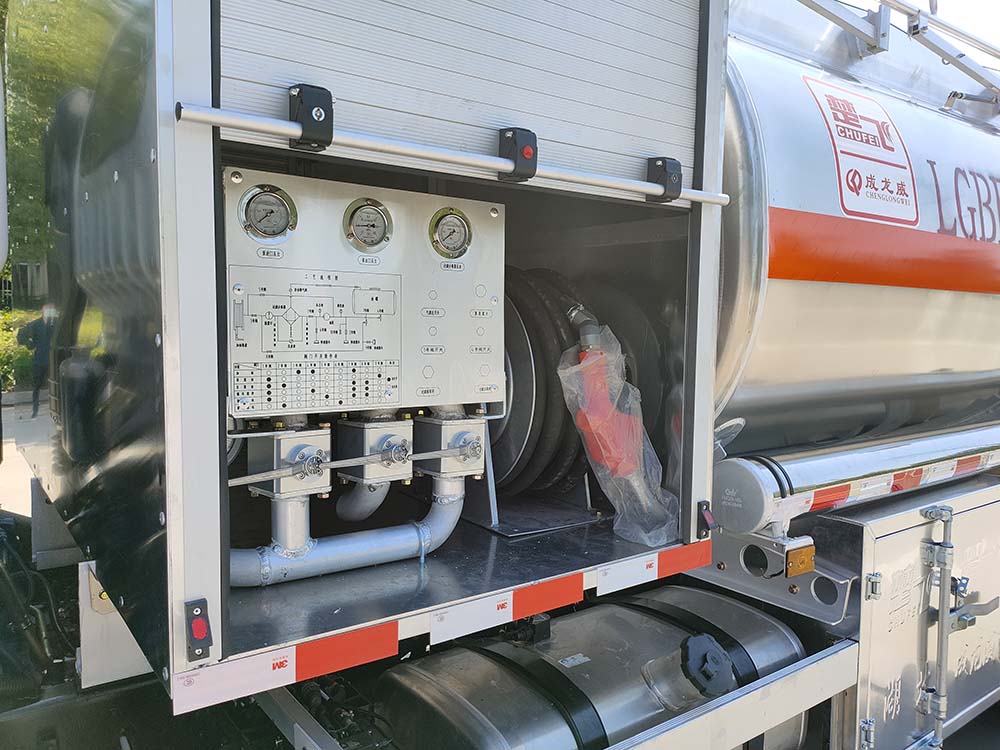 飛機(jī)加油車(chē)圖片