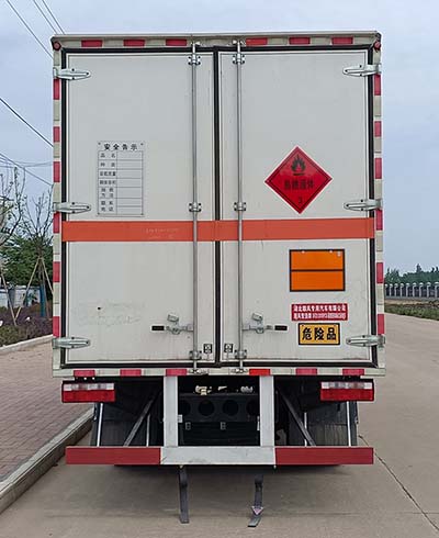 順風(fēng)智造牌SFZ5120XRYC6易燃液體廂式運(yùn)輸車公告圖片