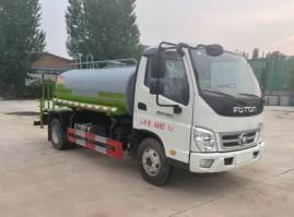 绿化喷洒车