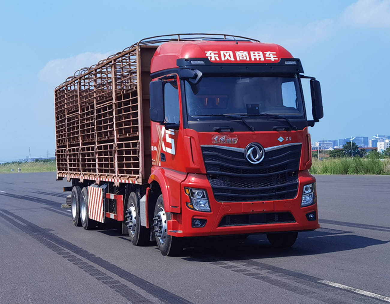 東風(fēng)牌DFV5318CCQGP6C畜禽運(yùn)輸車