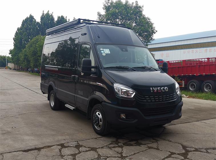 億拖牌CYT5040XLJN1旅居車