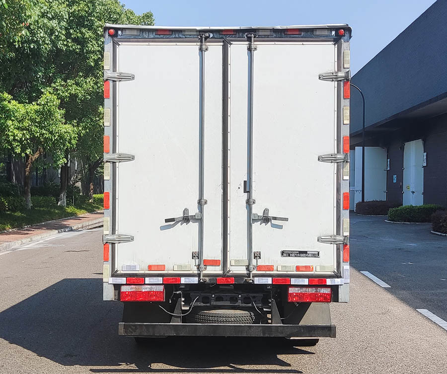 飛碟牌FD5040XXYW16K6-2廂式運(yùn)輸車公告圖片