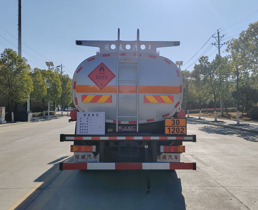 專(zhuān)威牌HTW5183GJYEC6加油車(chē)公告圖片