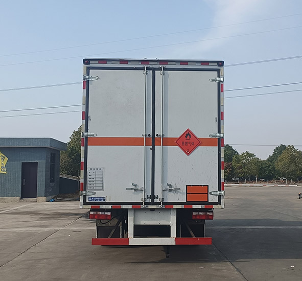 程力牌CL5120XRQ6BXW易燃?xì)怏w廂式運(yùn)輸車(chē)公告圖片