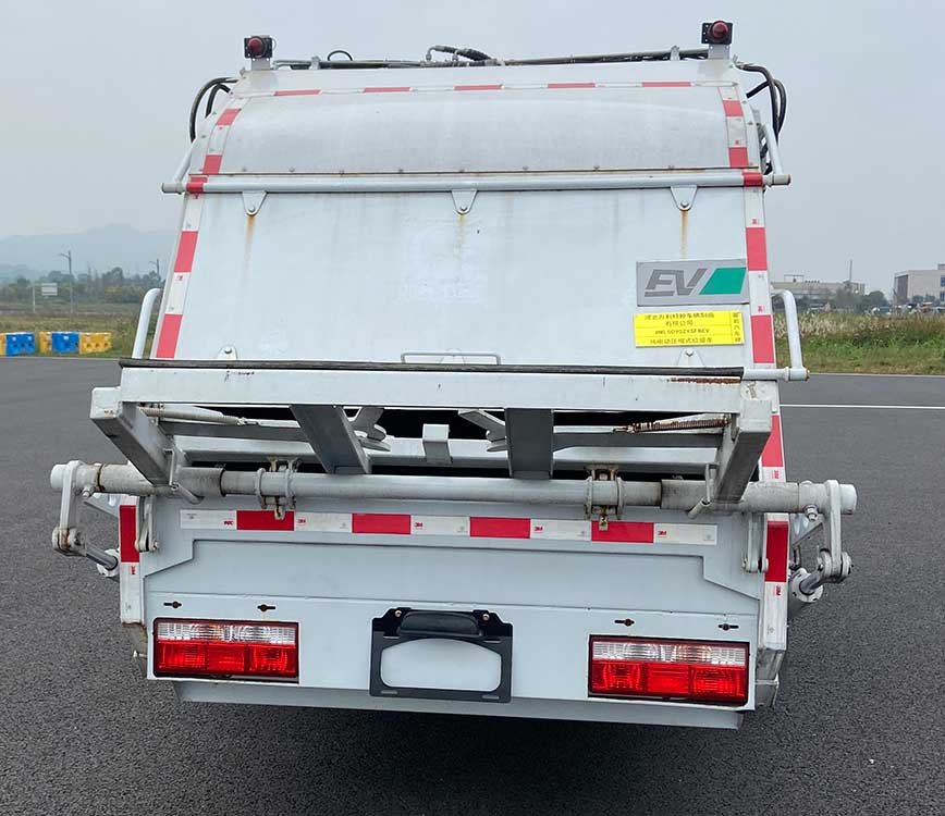 富巖汽車牌HWL5090ZYSFBEV純電動壓縮式垃圾車公告圖片