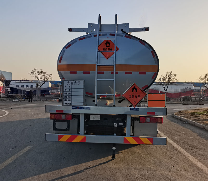 通華牌THT5267GRYSQ易燃液體罐式運(yùn)輸車公告圖片