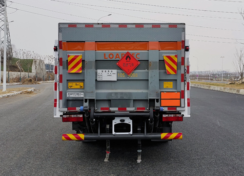 百捷牌QYY5120TQPCA6氣瓶運(yùn)輸車公告圖片