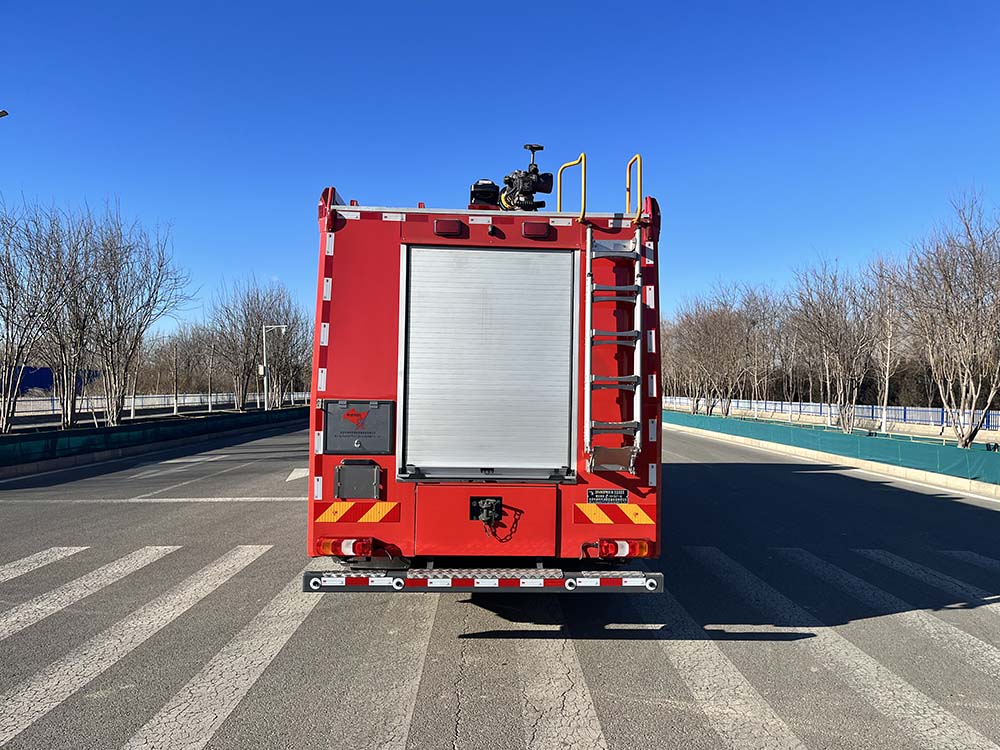 中卓時(shí)代牌ZXF5430GXFPM250/B6泡沫消防車公告圖片