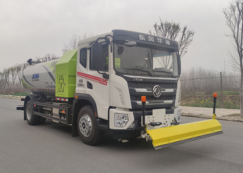 徐工牌DXA5184GQXDBEV純電動(dòng)清洗車(chē)