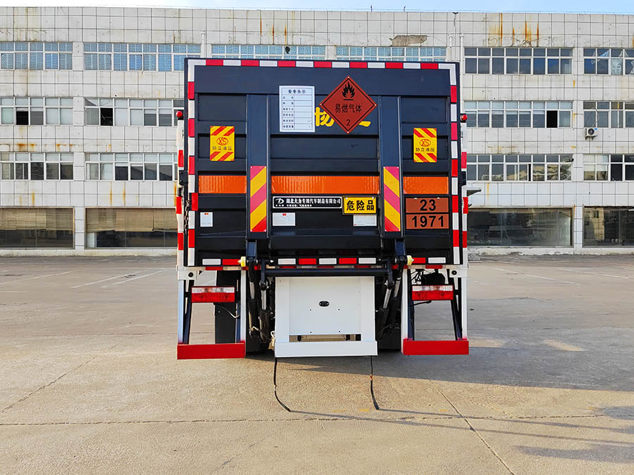 大力牌DLQ5188TQPEQ6氣瓶運(yùn)輸車公告圖片