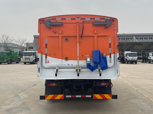 宇通牌YTZ5182TSLD0BEV純電動掃路車公告圖片