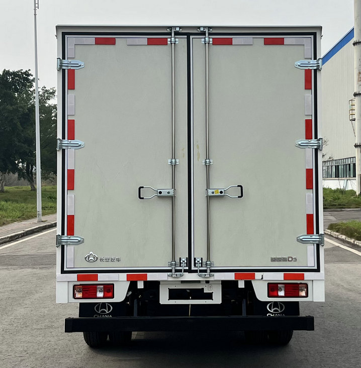 長安牌CKS5040XXYD5FD61廂式運輸車公告圖片