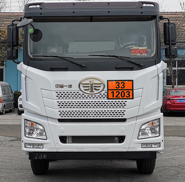 楚勝牌CSC5325GYYLCA6鋁合金運(yùn)油車公告圖片