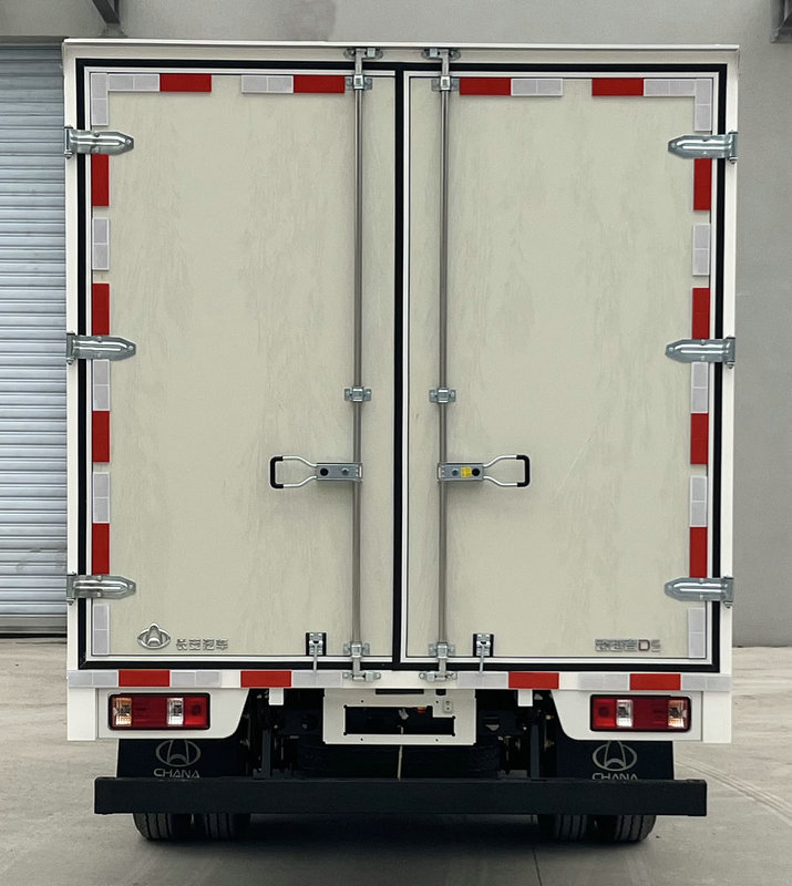 長(zhǎng)安牌CKS5040XXYD5FS61廂式運(yùn)輸車公告圖片