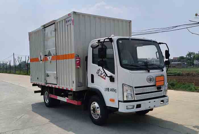 QYY5040XZWCA6型雜項(xiàng)危險(xiǎn)物品廂式運(yùn)輸車圖片