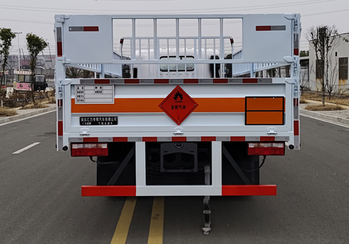 匯力威牌VVV5120TQPCA6氣瓶運(yùn)輸車公告圖片