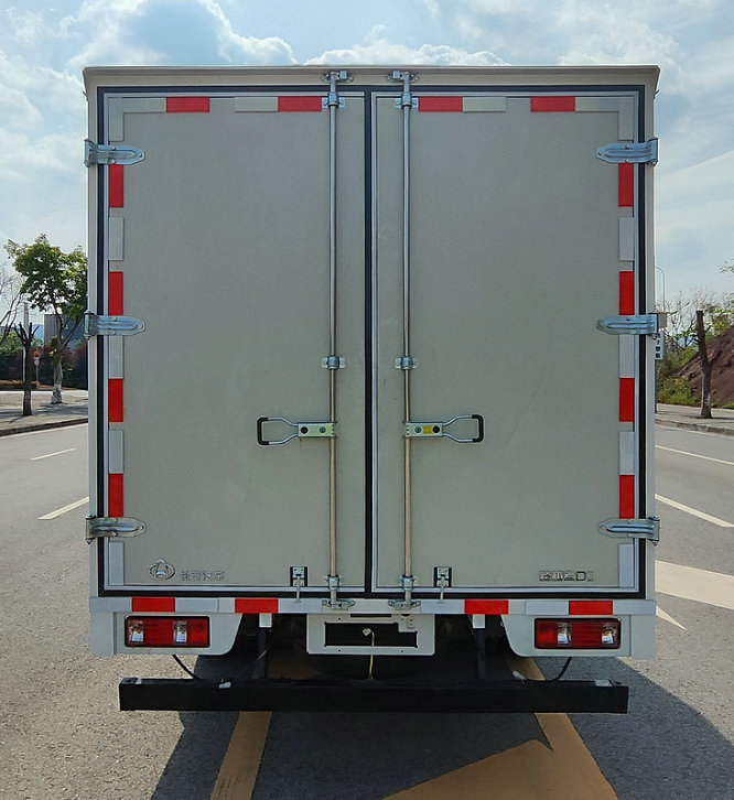 長(zhǎng)安牌CKS5040XXYD5FS62廂式運(yùn)輸車(chē)公告圖片