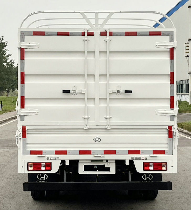 長(zhǎng)安牌CKS5040CCYD5FW62倉柵式運(yùn)輸車公告圖片