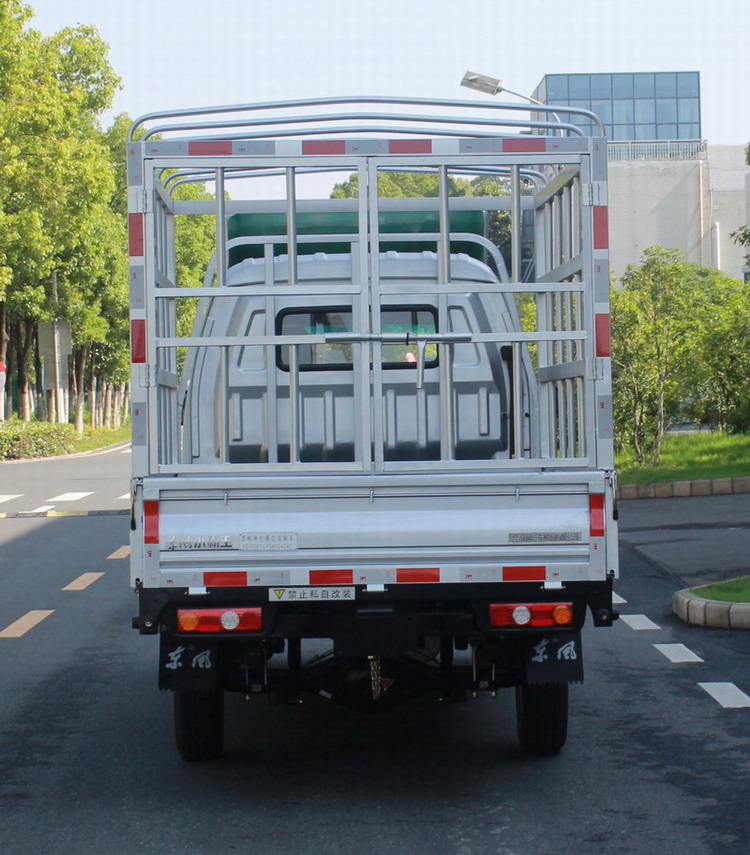 東風(fēng)牌EQ5032CCYD60Q4DAC倉柵式運(yùn)輸車公告圖片