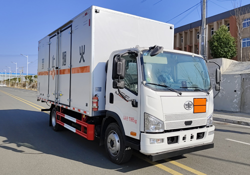 匯力威牌VVV5120XQYCA6爆破器材運輸車