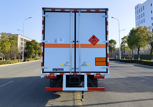 匯力威牌VVV5120XRYCA6易燃液體廂式運(yùn)輸車公告圖片